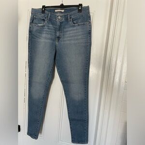 Levi’s 720 high rise super skinny jeans - size 34 (NWOT)
